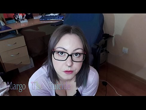❤️ Ragazza sexy con gli occhiali succhia il dildo profondamente sulla macchina fotografica ❤ Porno bello al it.valeshop.top ❌️