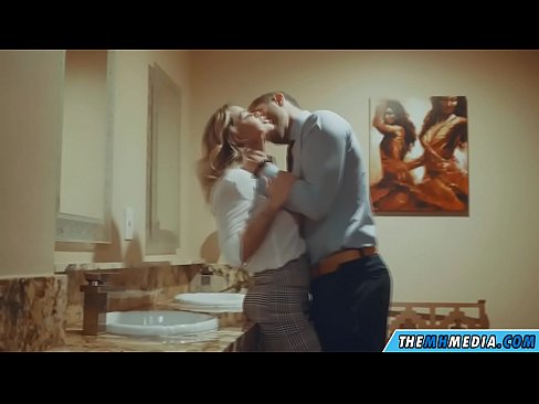 ❤️ Quando una bionda formosa ti seduce in un bagno pubblico ❤ Porno bello al it.valeshop.top ❌️